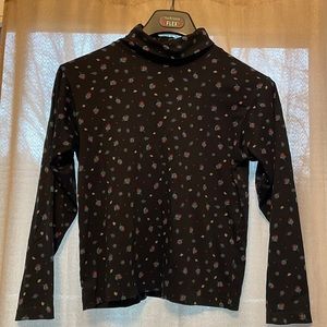 Vintage womens mock neck/turtle neck floral long sleeve shirt